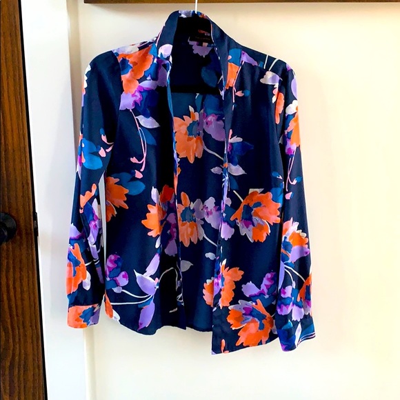 Flower top - Picture 1 of 1